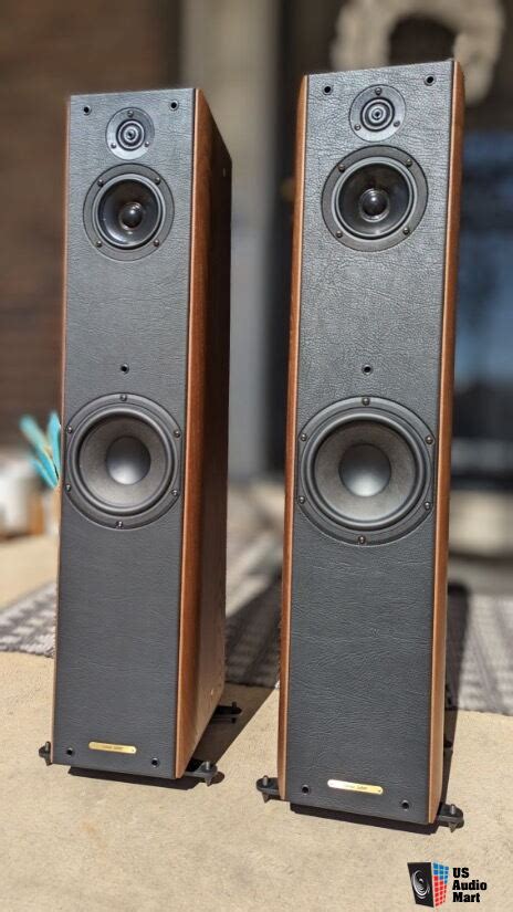 Sonus Faber Toy Tower Floorstanding Speakers - Audio Review - balustradellc