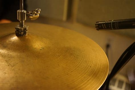 Sound isolating cans, comfortable, for mic placement/tracking and ... - balustradellc