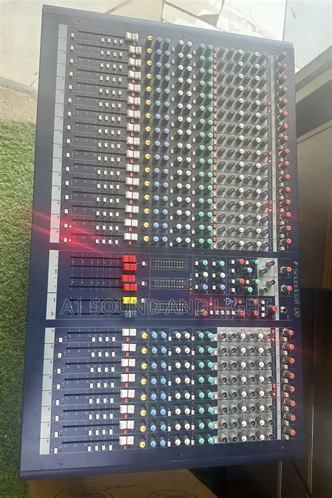 Soundcraft LX7 II 32-Channel Analog Mixing Console – | Reverb - balustradellc