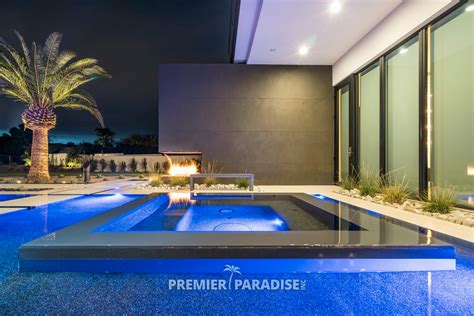 Spa Designs: Perimeter-Overflow Spas - Luxury Pools - balustradellc