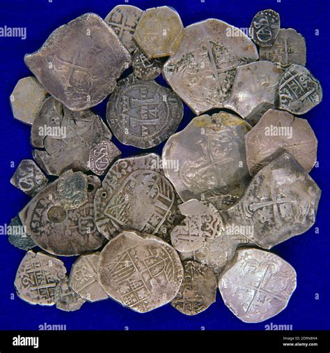 Spanish Pieces of Eight: A Numismatist's Guide to Pirate Treasure - balustradellc