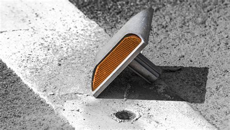 SPESIFIKASI TEKNIS PAKU JALAN (ROAD STUD) - balustradellc