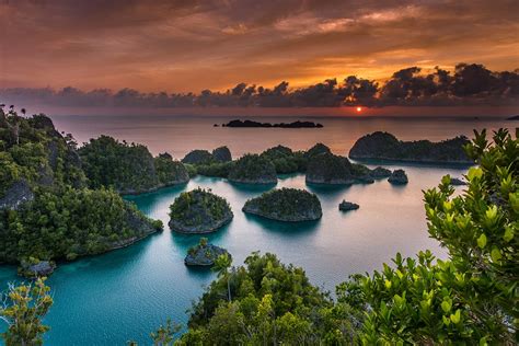 Spot Surga Tersembunyi dan Ide Wisata di 10 ... - Indonesia Travel - balustradellc