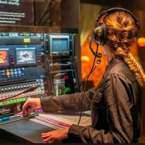 STAGE MANAGER & ASSISTANT STAGE MANAGER HANDBOOK - muktibox.com