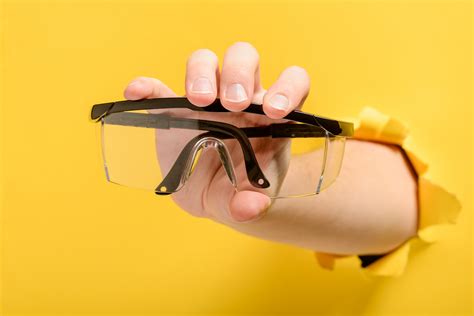 Stay Fog-Free: Top Anti-Fog Safety Glasses - balustradellc