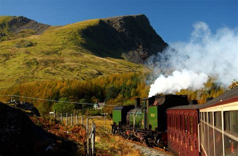 STEAM TRAIN in WALES 🐉 Porthmadog to Surf wave pool