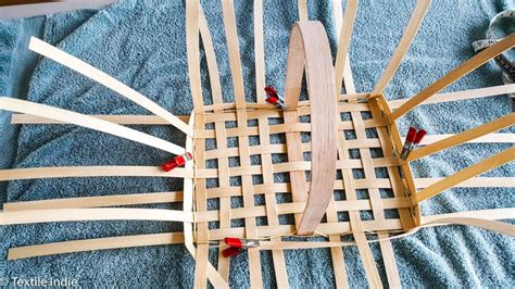 Step-by-Step Guide to Weaving a Handled Basket - balustradellc
