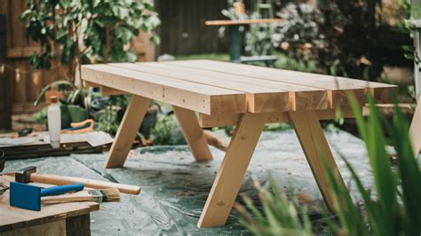 Stepwise Guide to DIY Outdoor Table - A House in the Hills - balustradellc