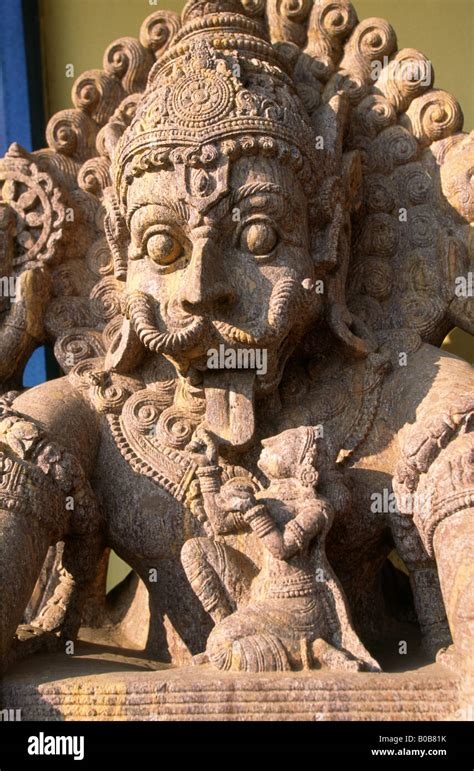 Stone carved hindu deity hi-res stock photography and images - Alamy - balustradellc
