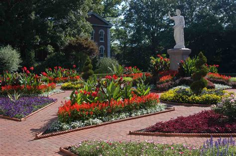 STOP! LOOK! LISTEN! - Missouri Botanical Garden