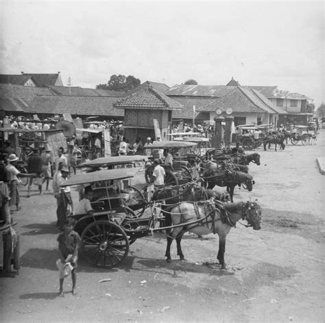 Straatbeeld met rijtuigen (dokars of delemans). Buitenzorg ... - wintechmobiles.com