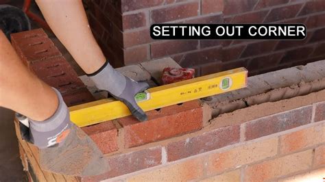 Straighten and align the brickwork with the guide string. - balustradellc