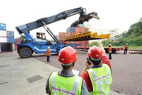 Strategi Menangani Project Berskala Besar - Azura Labs - balustradellc