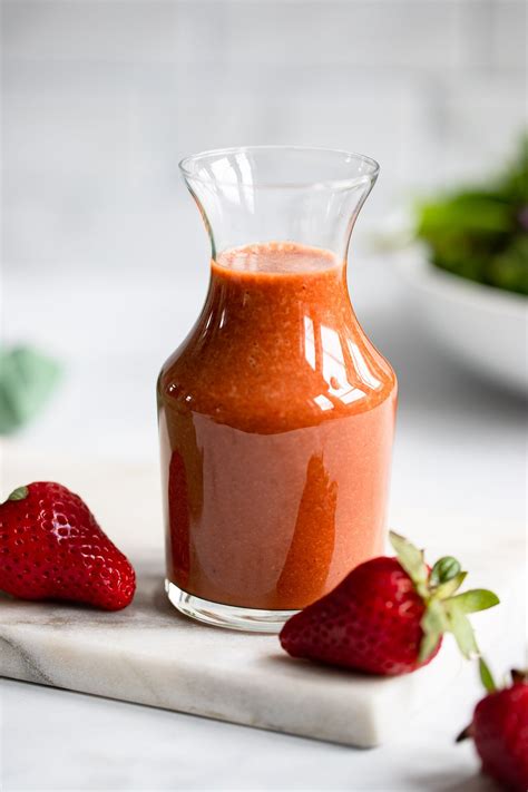 Strawberry Balsamic Vinaigrette Dressing (4 Ingredients) - balustradellc
