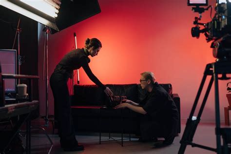 Studio Lighting: Tips on Controlled Lighting Environments - balustradellc