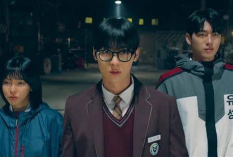 STUDY GROUP EPS 3 plot hole yang diperdebatkan & Cerita seks SMA analisis pasar tonton unboxing Gear dada besar kritikus audio bocoran bokep telegram image 1