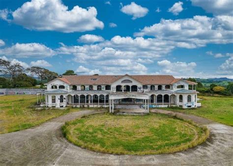 Stunning abandoned mansions you can buy right now - balustradellc