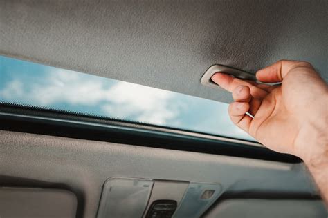 Sunroof Seal and Gasket: Repairing Effectively - balustradellc