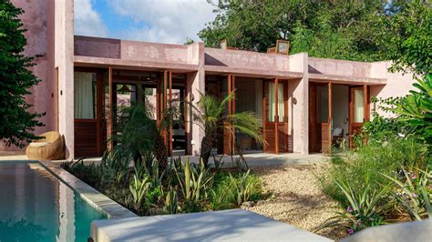 Sustainable Villa Architecture in the UA - MEMAR - balustradellc