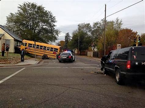 SUV Hits School Bus After Driving Through Red Light In …