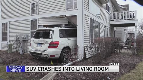 SUV crashes into townhomes in Niles; 2 taken to hospital with non-life-threatening injuries