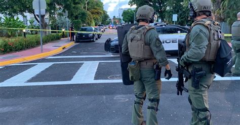 SWAT respond to armed barricaded subject who fired shots at officers in Fort Lauderdale