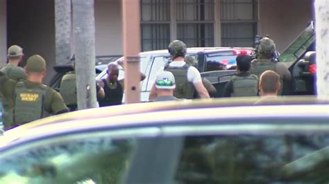SWAT standoff in Davie ends with man who refused to get out of car taken into custody