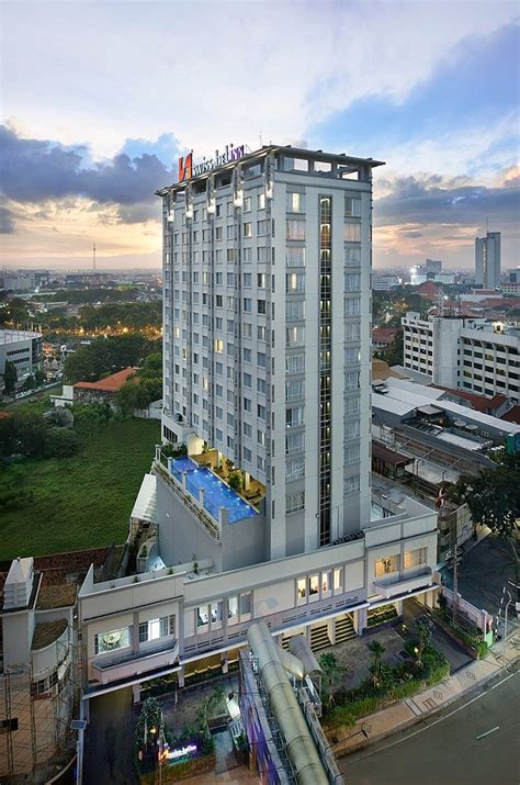 SWISS-BELINN TUNJUNGAN (Surabaya, Java) - Hotel Reviews