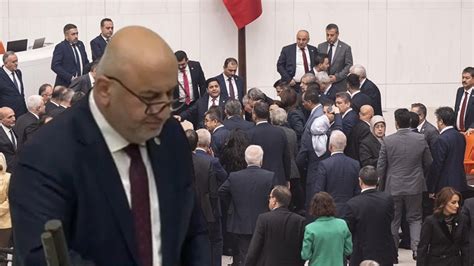 Saadet Partili Hasan Bitmez, Meclis Genel Kurul kürsüsünde fenalaştı