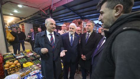 Saadet Partisi İBB Başkan adayı Aydın, Fatih'te ziyaretlerde bulundus