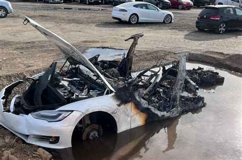 Sacramento Fire video shows unrecognizable Tesla after flames burn off front of car