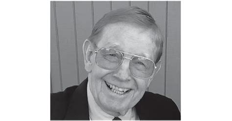Sacramento Bee file. Dick Tracy, a reporter and editor who anchored The Sacramento Bee’s garden section for more than 30 years, died late last month. He was 84. Tracy died peacefully Feb. 28 at .... 