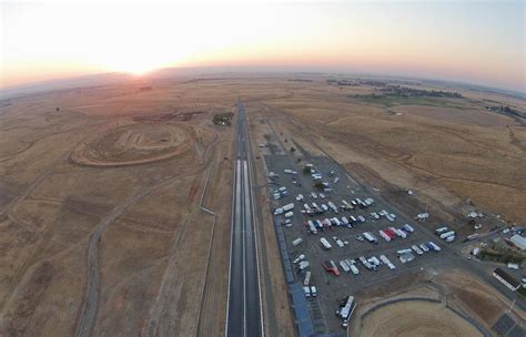Sacramento raceway. Feb 8, 2024 · The climate gods blessed the weekend with benevolent weather, giving over 170 drag racers pleasant conditions at Sacramento Raceway and a chance to snatch one of the 10 gold Wallys up for grabs as ... 