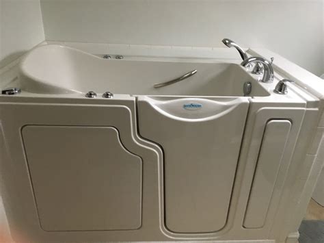Safe step walk in bathtub. Outward-Opening Doors. Safe walk-in baths tend to have one of two types of doors: inward or outward-opening doors. These doors help your senior loved one step safely into the tub and then create a seal behind them once inside. This seal helps prevent falls and block water from leaking out of the tub. Inward-opening doors are great for leak ... 