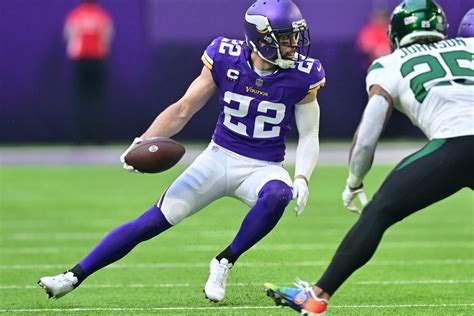 Safety Harrison Smith to remain with Vikings after agreeing to pay cut