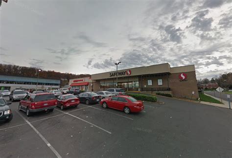 Safeway benning road. AYHJA January 1, 2013. Been here 10+ times. This CVS is an epic, epic fail. Especially the pharmacy. I'm writing a letter. Upvote 5 Downvote. Mr. Green October 30, 2011. Goto better one trust me! Upvote 1 Downvote. 