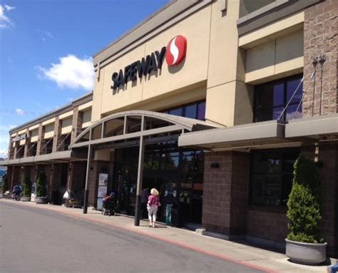Safeway pharmacy 18th. Visit your neighborhood Safeway Pharmacy located at 11031 19th Ave SE, Everett, WA for a convenient and friendly pharmacy experience! You will find our knowledgeable and professional pharmacy staff ready to help fill your prescriptions and answer any of your pharmaceutical questions. Additionally, we have a variety of services for most all of ... 