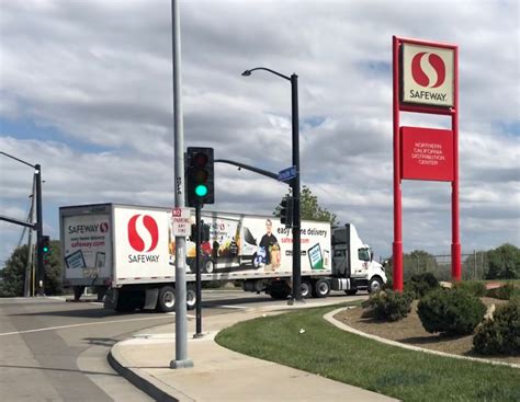 Safeway tracy warehouse. At least 51 workers at Safeway’s distribution center in Tracy have tested positive for the coronavirus, and one worker has died of COVID-19, the disease caused by the virus. The infection ... 