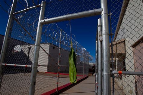 Saguaro correctional center arizona. HONOLULU (HawaiiNewsNow) - Law enforcement and state prisons officials are investigating the death of a 46-year-old Hawaii inmate at the Saguaro Correctional Center in Arizona. State prison ... 