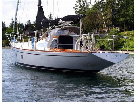 Motorized yachts are more common than sailboats in Washington with 1,340 powerboats listed for sale right now, versus 344 listings for sailboats. Yacht prices in Washington Prices for yachts in Washington start at $11,950 for the lowest priced boats, up to $4,696,757 for the most expensive listings, with an average overall yacht value of $164,054..