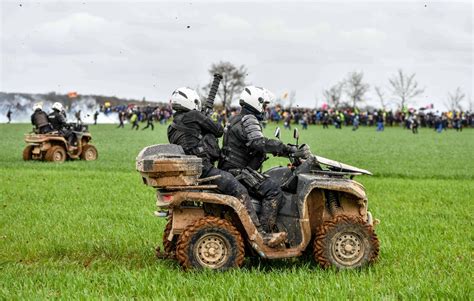 Sainte-Soline : les tirs de LBD en quads conformes à la légitime ...