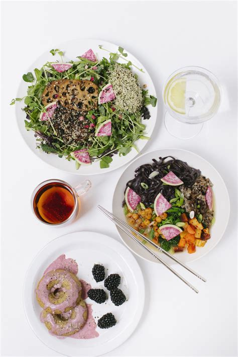 Sakara life. The Sakara Life program is designed to give your body the nutrients it needs to find its balancing point. If you know that you are eating nutrient-dense meals but still not losing weight, look at how much you are eating. Consider halving your portion sizes and then rate your hunger. You can always eat the other half of your meal later or save ... 