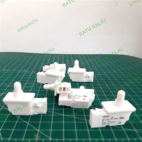 Saklar Pintu Kulkas / Door Switch 3 Pin Universal - Tokopedia