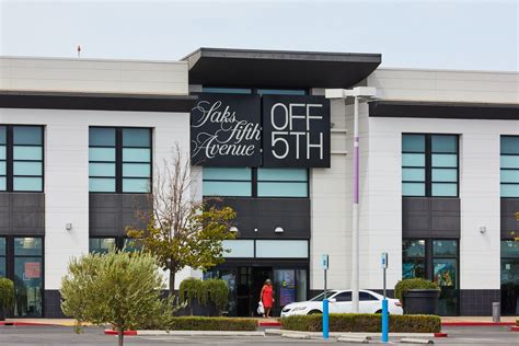 Saks Off 5th & Neiman Marcus Last Call Store Closings: Full List & What You Need to Know (2026)