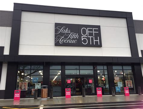 May 6, 2015 ... Saks Fifth Avenue OFF 5TH reveals its first canadian store locations · Tanger Outlets, Ottawa, Ontario The 28,000 sq ft Saks Fifth Avenue OFF ...