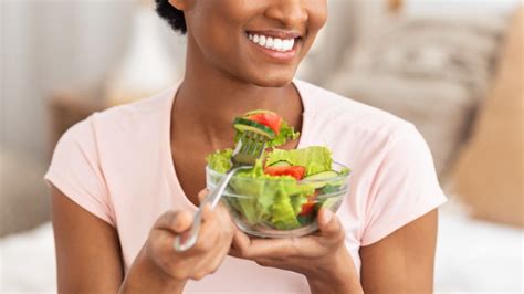 Salad Before Bed: How It Can Impact Your Sleep & More!