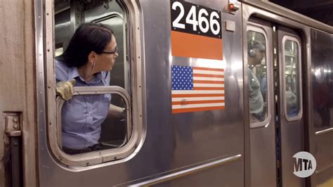 Salary of mta train operator. Feb 10, 2024 · The estimated total pay for a MTA Train Operator is $59,743 per year in the New York City, NY area, with an average salary of $55,627 per year. 