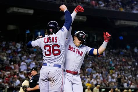 Sale stymies Diamondbacks as Red Sox bats come back to life