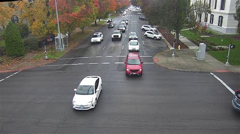 Access Salem traffic cameras on demand with WeatherBug. Choose from several local traffic webcams across Salem, VA. Avoid traffic & plan ahead!. 