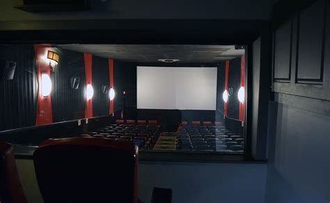 Independent four-screen movie theater in Salem, Mass